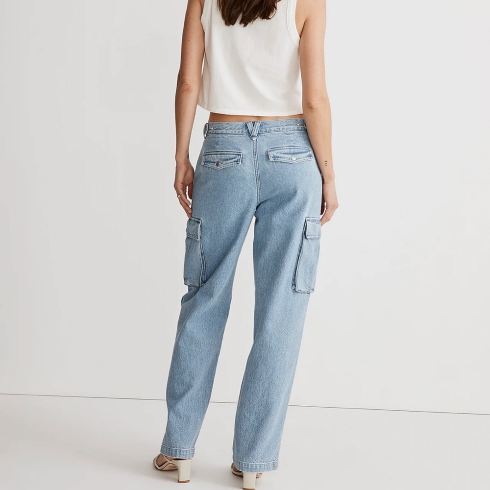 Madewell Low-Slung Straight Cargo Jeans in Coleman Wash - Picture 3 of 3
